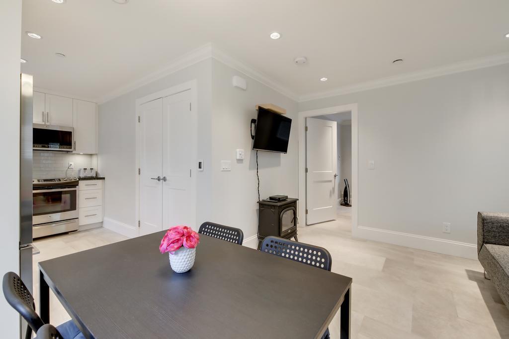 New Urban Modern Main Street House Vila Vancouver Exterior foto